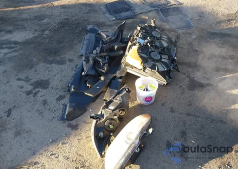 2012 Toyota Sienna Le V6 8 Passenger z USA, uszkodzony, nr VIN 5TDKK3DC7CS181026